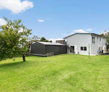 Modernised with bay views - Photo 3