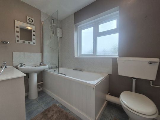 Ashfield Crescent, Wollescote, Stourbridge, DY9 - Photo 1