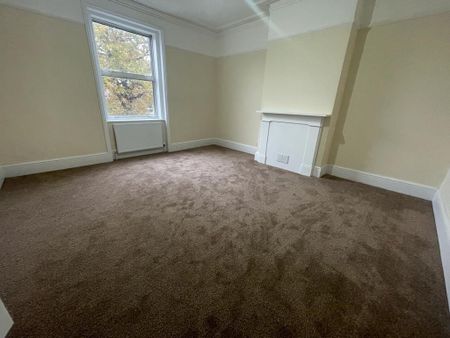 3 bedroom flat to rent - Photo 5