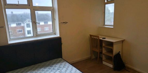 Room in a Shared Flat, Stamford Road, N15 - Photo 2