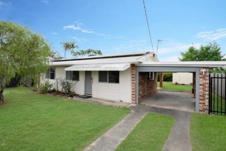 Family Home with Shed - Photo 5