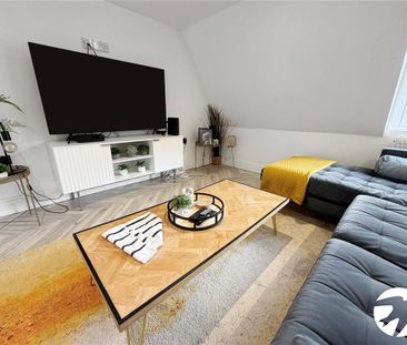 1 bedroom penthouse to rent - Photo 3