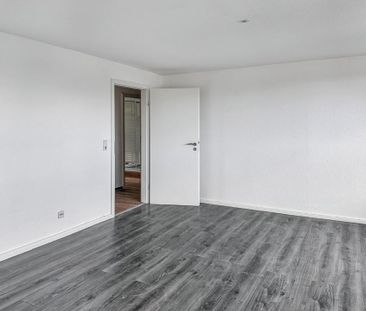 Neue Böden + renoviert - 3-Zimmer DG-Wohnung Krefeld - Foto 1