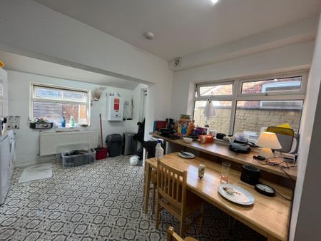 Broughton, Salford - Photo 2