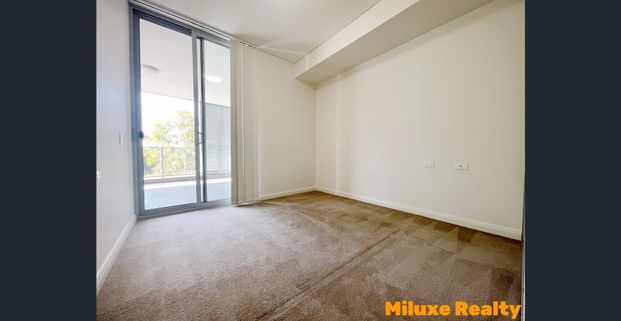 NORTH FACING LUXURY APARTMENT WITH ENTERTAINING SIZE BALCONY - Photo 1