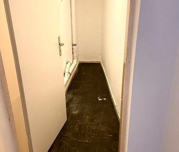 Renovierte Wohnung mit großem Balkon und traumhaftem Talblick - Foto 1