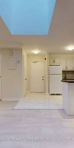 STEPS TO JANE SUBWAY STATION 2 BEDS 1 BATH ENSUITE LAUNDRY - Photo 4