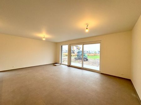 KWALITATIEF NIEUWBOUWAPPARTEMENT MET 2 SLAAPKAMERS, TERRAS EN GARAGE - Photo 4