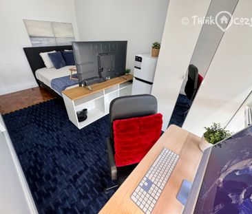 Sunshine West - Photo 3