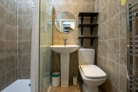 2 bedroom flat to rent - Photo 4