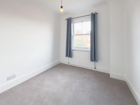 3 bedroom semi-detached house to rent - Photo 3