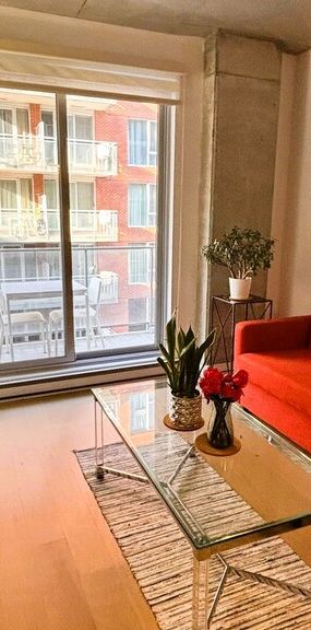 Charmant 3.2 Meublé - En Plein Montréal - Photo 1