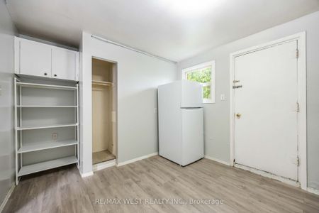 For Lease - 4990 Dundas Street Unit# A, Toronto, Ontario - Photo 3