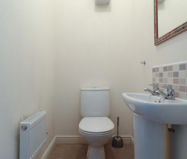 2 bedroom semi-detached house to rent - Photo 2