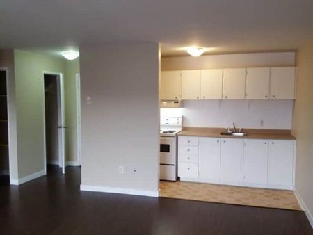 67 Notch Hill Rd, Unit 323 - Photo 2