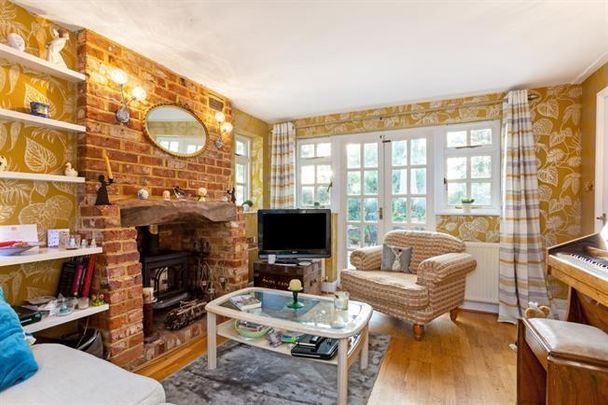 4 bedroom semi-detached house to rent - Photo 1