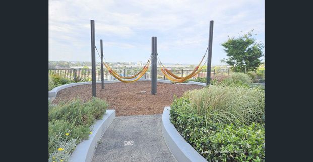 Modern 2 Bedroom Apartments in Convenient Location - Photo 1