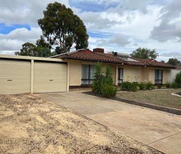 Four Bedroom Family Home! - Photo 6