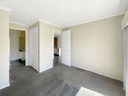 14 Chifley Drive, Delacombe - Photo 4