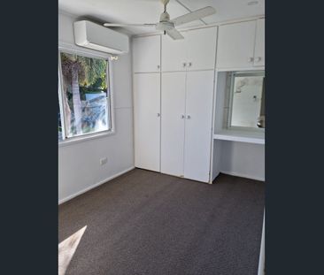 Dual Living for Extended family required or Students sharing - Photo 1