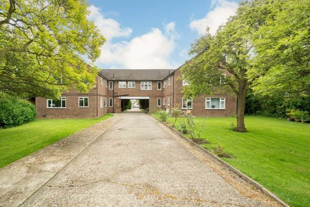 Friern Park, N12, London - Photo 1