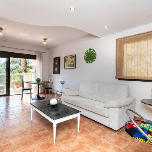 2 Bedroom Apartment For Rent in Marbella, Málaga - Photo 1