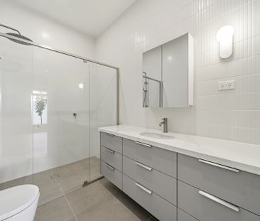 Luxury Family Living at "The Pinnacle" – 4 Bedroom Homes Available - Photo 2