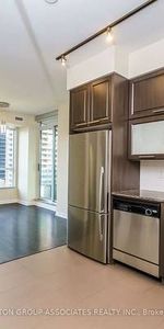 Beautiful Two Bedroom Unit With Parking Wellesley & Sherbourne - Photo 3