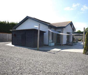3 bedroom detached bungalow to rent - Photo 1