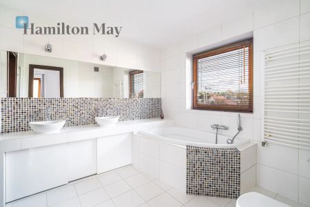 Przestronny dom z nowoczesnymi udogodnieniami w Krakowie - Zdjęcie 5