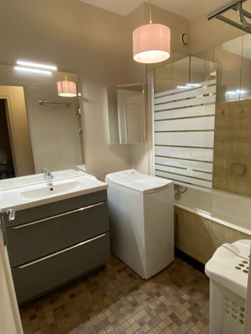 STUDIO MEUBLÉ DE 29.79 m² - Photo 3