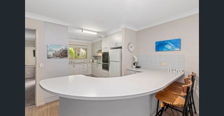 EVERYDAY IS A HOLIDAY! - Photo 4