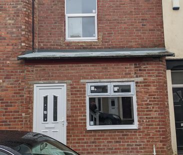 2 bedroom terraced house to rent - Photo 6