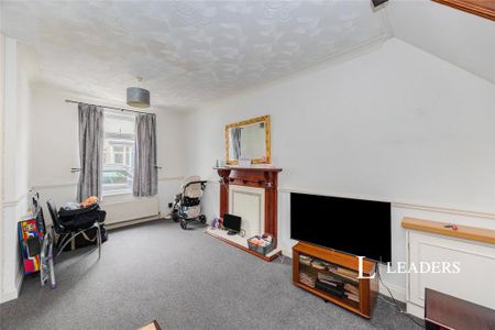 2 bedroom terraced house to rent - Photo 2