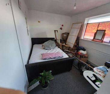 3 bedroom semi-detached house to rent - Photo 6