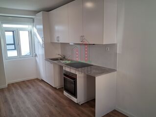 House Refurbished 2 bedrooms for rent Santo António dos Olivais Coimbra - air conditioning, excellent location - Photo 3