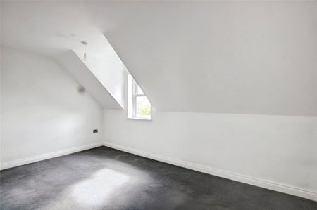 4 bedroom detached house to rent - Photo 2