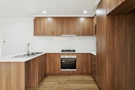 Stylish home Offering Space, Comfort and Convenience - Photo 4