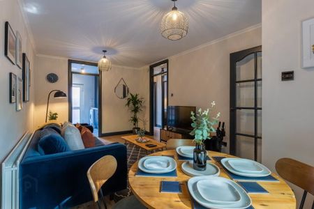 City Centre Short Term Let, Salisbury Court, Belfast, BT7 1DD - Photo 3