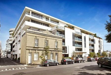 Stylish, Quiet & Convenient – Beachside Living at Its Best - Photo 2