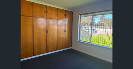 Charming home in peaceful semi-rural setting - Photo 5