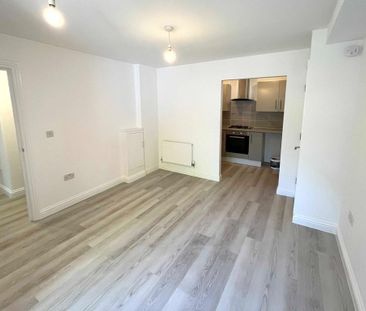 2 bedroom ground floor flat to rent - Photo 1