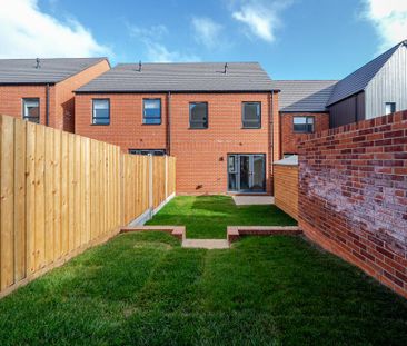 3 bedroom semi-detached house to rent - Photo 1