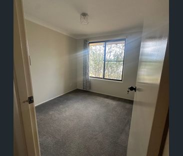 Charming Family Home with Spacious Outdoor Living - Photo 3