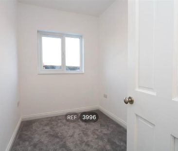 3 bedroom terraced house to rent - Photo 5