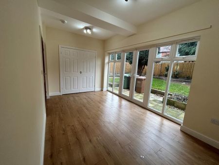 6 bedroom house to rent - Photo 2