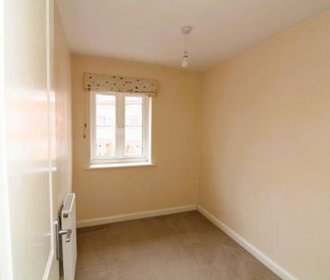 Lovely, Clean and Fresh Three Bed Semi-Detached House for Rent in B... - Photo 4