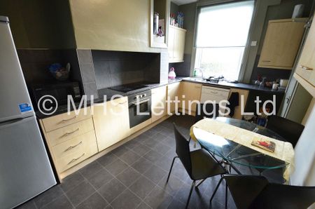 4 Bedroom End Terraced House for rent in Broomfield View - Photo 5