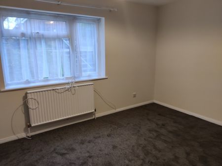 2 bedroom Flat - Osterley Close, Stevenage - Photo 2