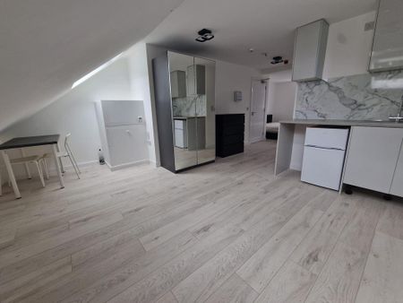 Studio to rent - Photo 2